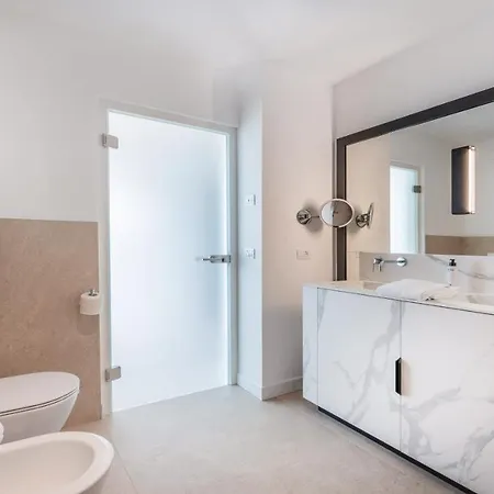 Apartment Palm Loggias *