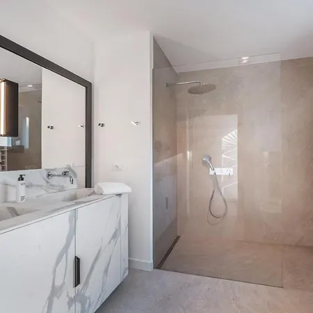 Apartment Palm Loggias