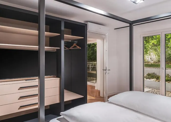 Palm Loggias Apartment